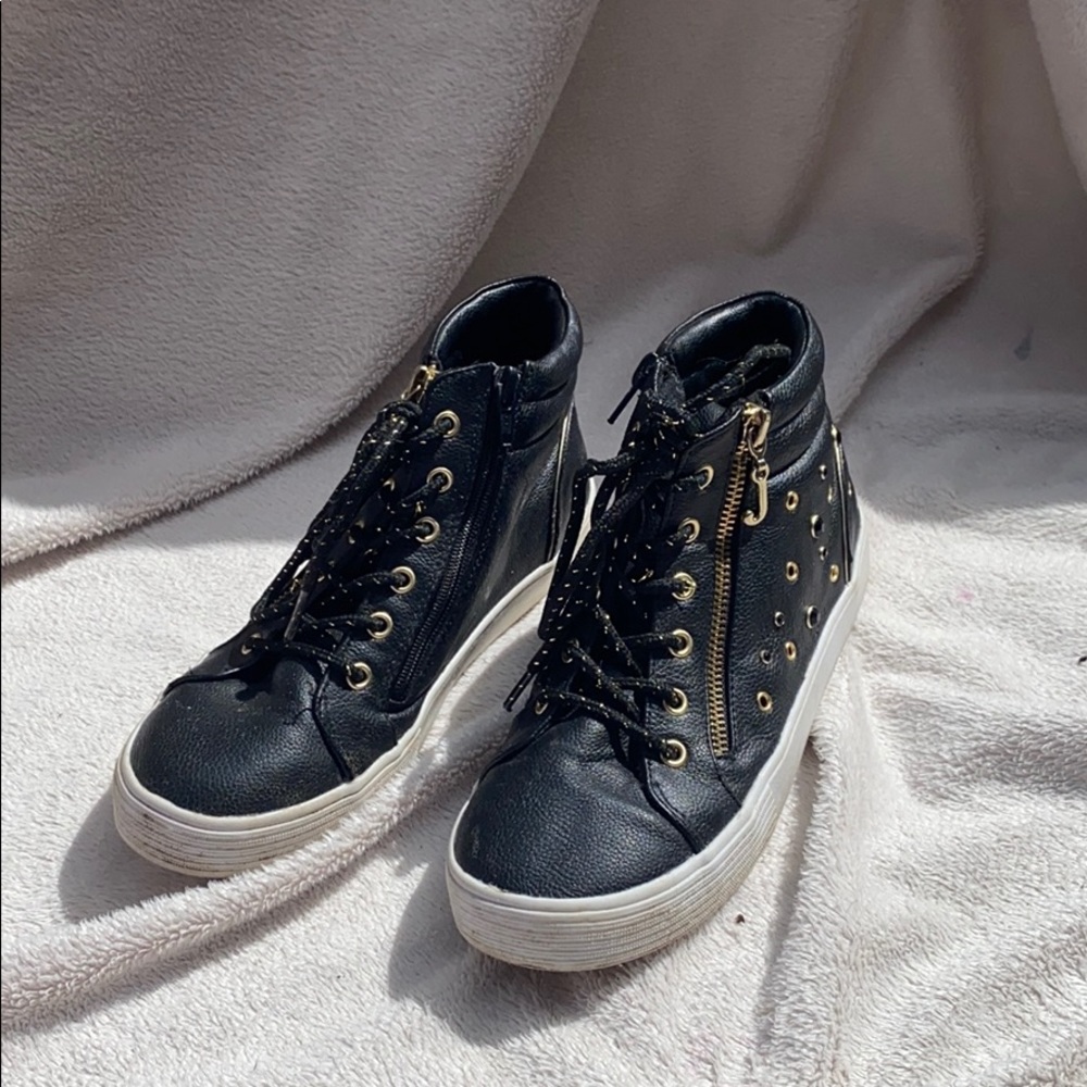Juicy Couture Black and Gold Hugh Top Sneaker